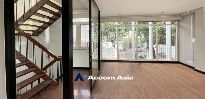 6  House For Rent in Sukhumvit ,Bangkok BTS Phrom Phong AA32949