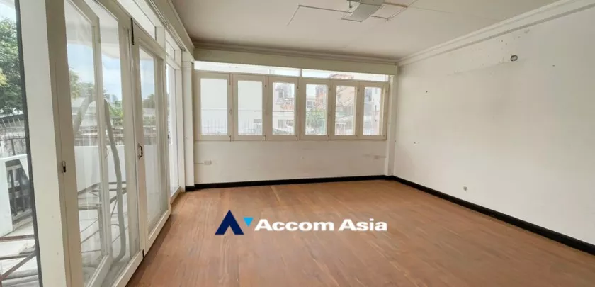 18  House For Rent in Sukhumvit ,Bangkok BTS Phrom Phong AA32949