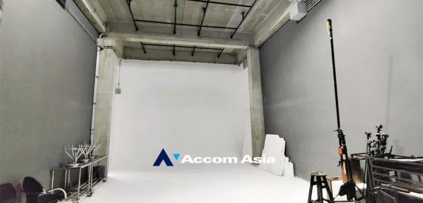 9  Warehouse For Sale in sukhumvit ,Bangkok BTS Phra khanong AA32963