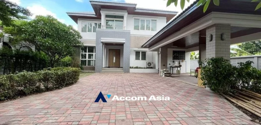  4 Bedrooms  House For Rent & Sale in Phaholyothin, Bangkok  near MRT Lat Phrao (AA32978)