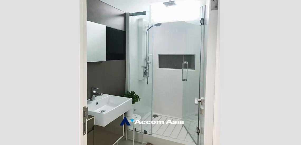 7  2 br Condominium For Rent in Charoennakorn ,Bangkok BTS Pho Nimit at The room Sathorn Taksin AA32982