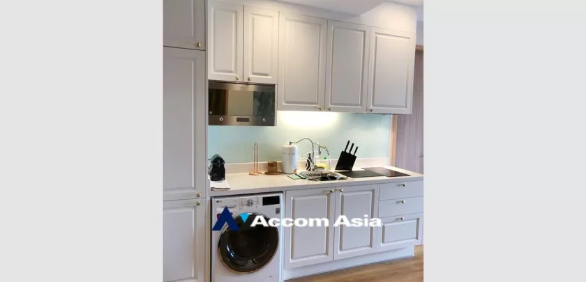  1 Bedroom  Condominium For Rent in Sukhumvit, Bangkok  near BTS Phrom Phong (AA33030)