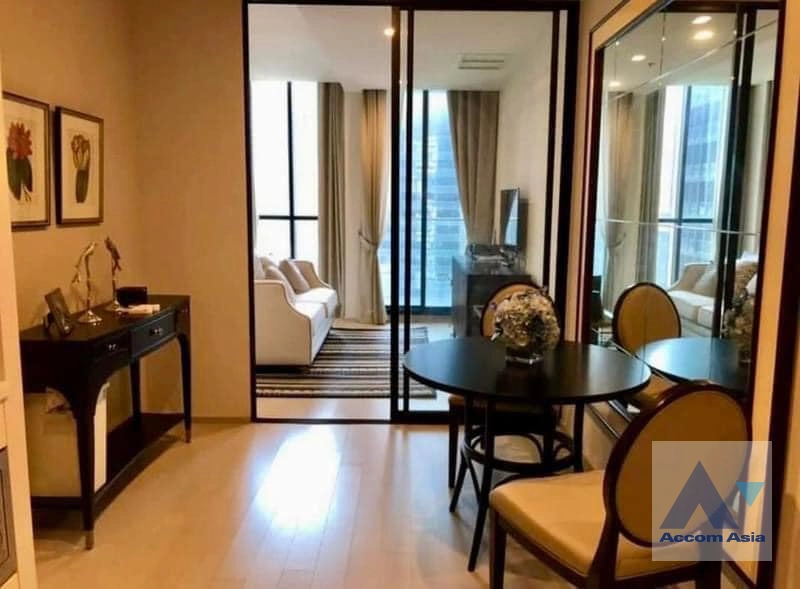  1 Bedroom  Condominium For Rent in Ploenchit, Bangkok  near BTS Ploenchit (AA33034)