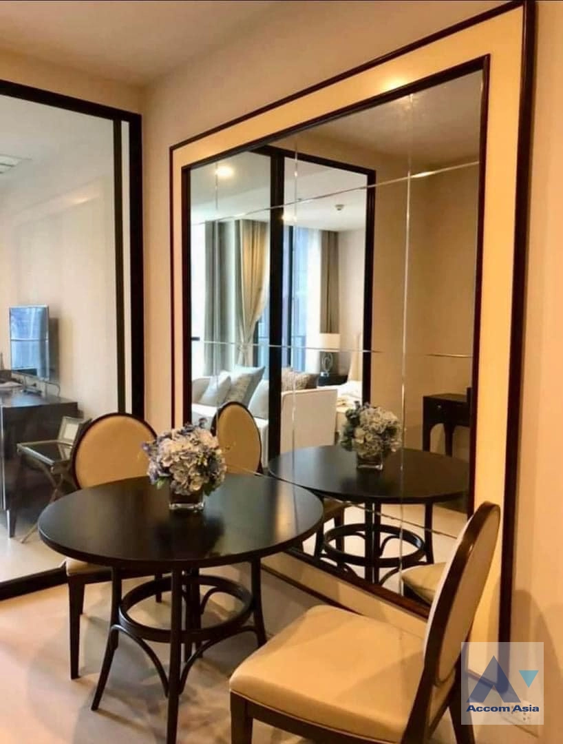  1 Bedroom  Condominium For Rent in Ploenchit, Bangkok  near BTS Ploenchit (AA33034)