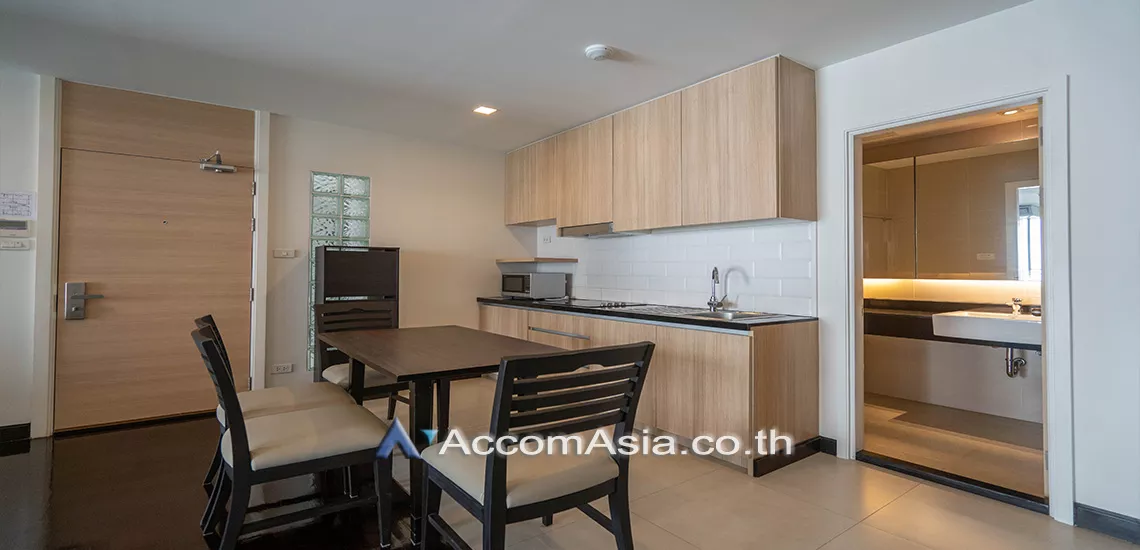  2 Bedrooms  Apartment For Rent in Sukhumvit, Bangkok  near BTS Phrom Phong (14725)