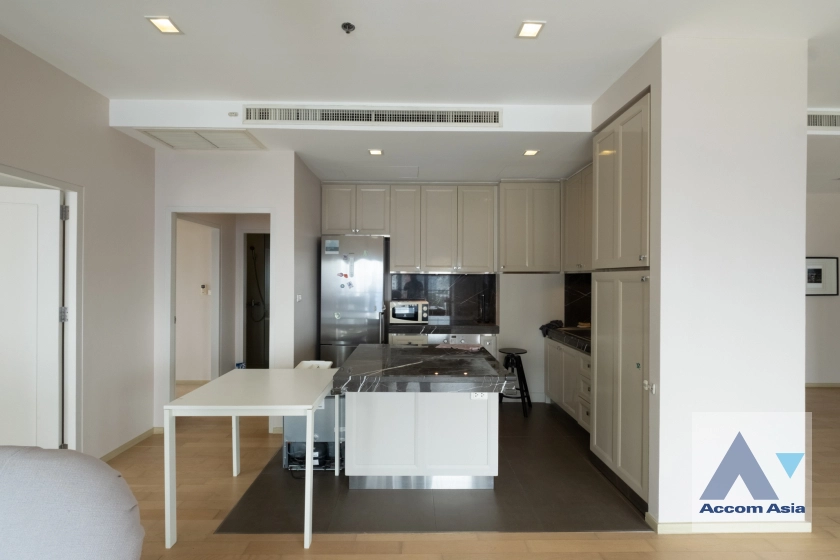  4 Bedrooms  Condominium For Rent in Sukhumvit, Bangkok  near BTS Ekkamai (AA33082)