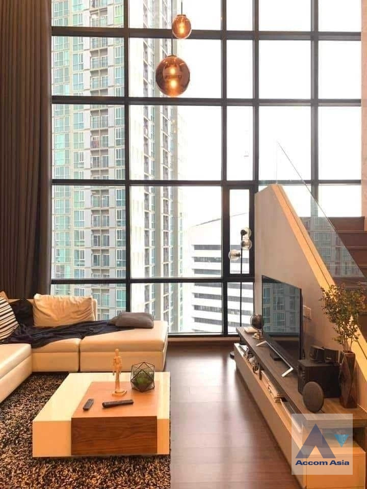 Double High Ceiling, Duplex Condo |  3 Bedrooms  Condominium For Rent & Sale in Ratchadapisek, Bangkok  near MRT Rama 9 - MRT Thailand Cultural Center (AA33120)