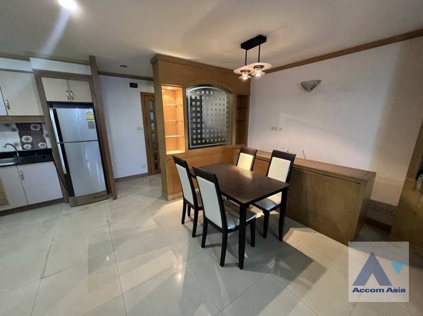  1 Bedroom  Condominium For Sale in Sukhumvit, Bangkok  near BTS Phrom Phong (AA33121)