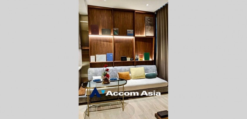  1 Bedroom  Condominium For Rent & Sale in Sukhumvit, Bangkok  near BTS Asok - MRT Sukhumvit (AA33139)