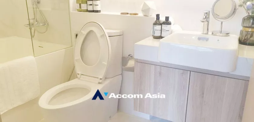  1 Bedroom  Condominium For Rent in Sukhumvit, Bangkok  near BTS Asok - MRT Sukhumvit (AA33156)