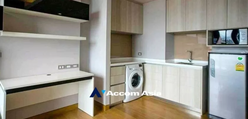  1 Bedroom  Condominium For Rent in Sukhumvit, Bangkok  near BTS Phrom Phong (AA33223)