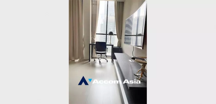  1 Bedroom  Condominium For Rent in Ploenchit, Bangkok  near BTS Ploenchit (AA33228)