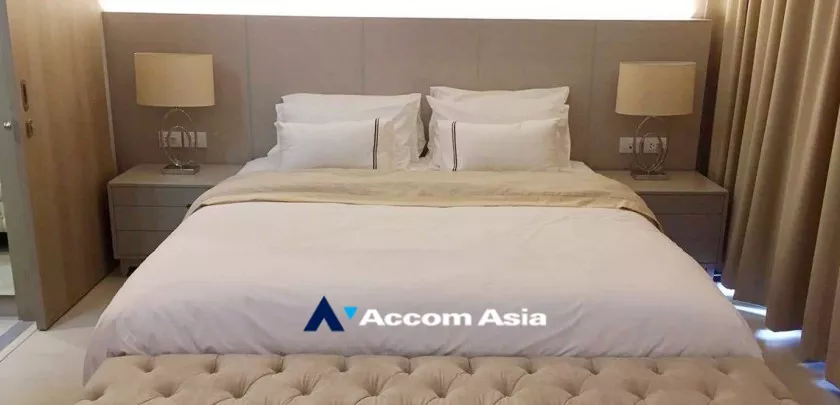  1 Bedroom  Condominium For Rent in Ploenchit, Bangkok  near BTS Ploenchit (AA33228)