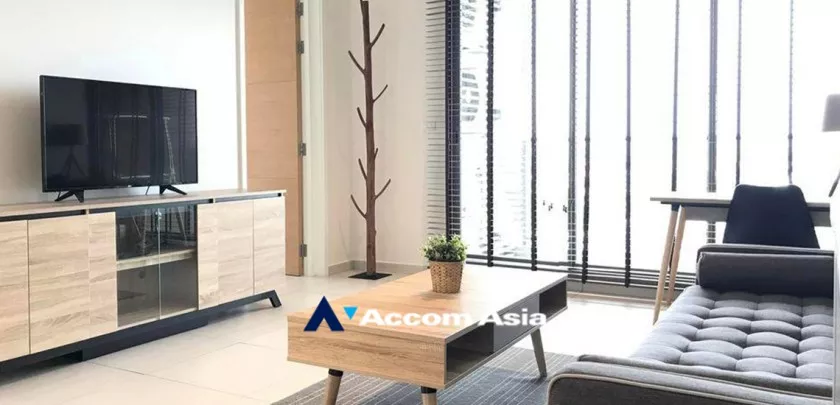  2 Bedrooms  Condominium For Rent in Sukhumvit, Bangkok  near BTS Ekkamai (AA33232)