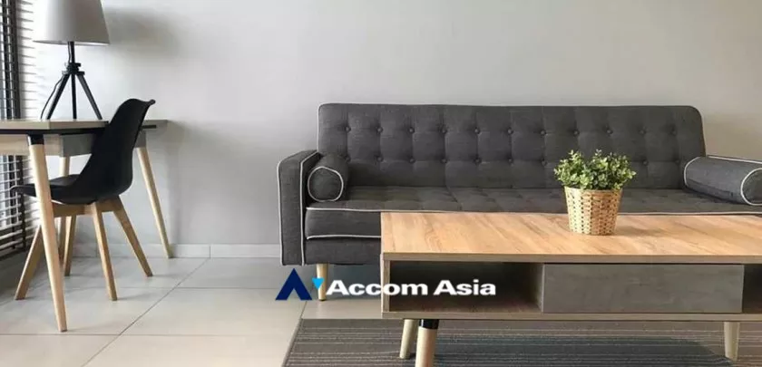  2 Bedrooms  Condominium For Rent in Sukhumvit, Bangkok  near BTS Ekkamai (AA33232)