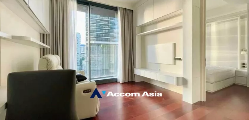  1 Bedroom  Condominium For Sale in Sukhumvit, Bangkok  near BTS Thong Lo (AA33239)