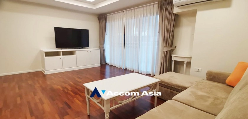  2 Bedrooms  Apartment For Rent in Sukhumvit, Bangkok  near BTS Phrom Phong (AA33251)