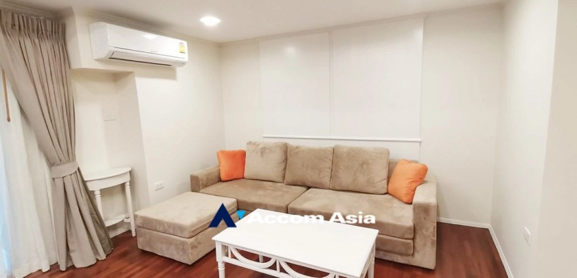  2 Bedrooms  Apartment For Rent in Sukhumvit, Bangkok  near BTS Phrom Phong (AA33251)