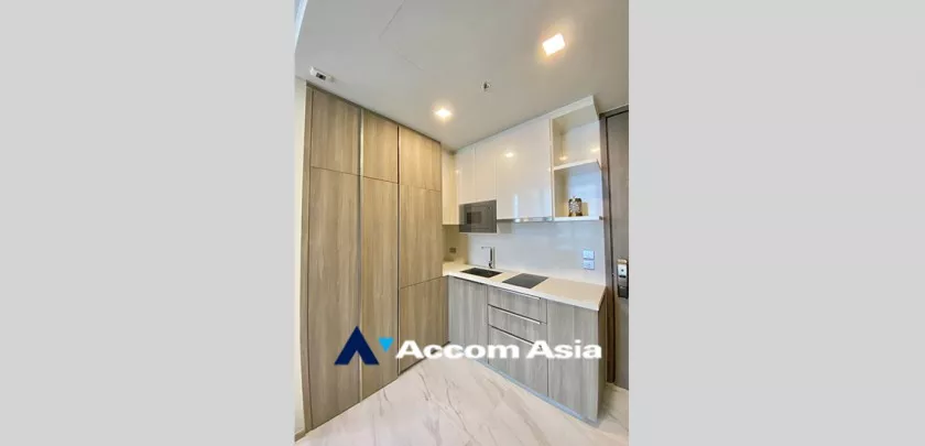  1 Bedroom  Condominium For Sale in Sukhumvit, Bangkok  near BTS Asok - MRT Sukhumvit (AA33266)