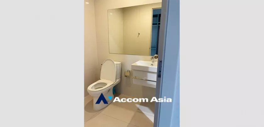9  2 br Condominium For Sale in Ratchadapisek ,Bangkok BTS Asok at Life Asoke AA33269