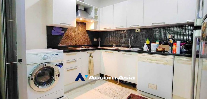  3 Bedrooms  Condominium For Rent in Phaholyothin, Bangkok  (AA33270)