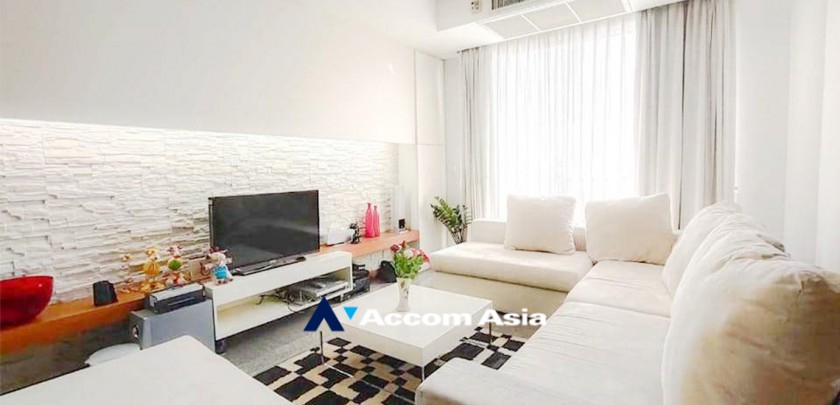  3 Bedrooms  Condominium For Rent in Phaholyothin, Bangkok  (AA33270)
