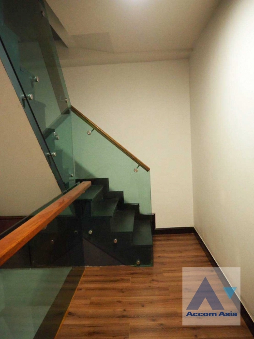 5  4 br Townhouse For Rent in sathorn ,Bangkok BTS Saint Louis AA33272