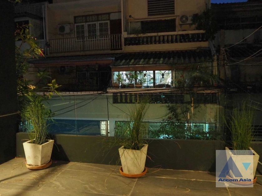 13  4 br Townhouse For Rent in sathorn ,Bangkok BTS Saint Louis AA33272