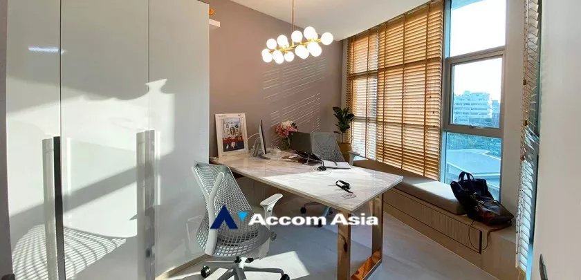 8  2 br Condominium For Sale in Ratchadaphisek ,Bangkok  at RHYTHM Ratchada AA33281