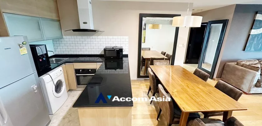  2 Bedrooms  Condominium For Rent in Sathorn, Bangkok  near BTS Sala Daeng - MRT Lumphini (AA33292)