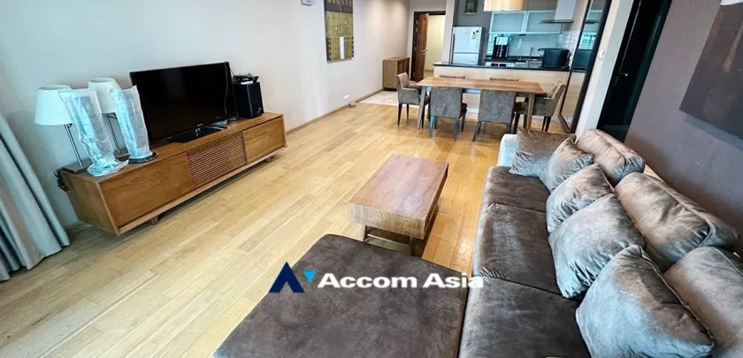  2 Bedrooms  Condominium For Rent in Sathorn, Bangkok  near BTS Sala Daeng - MRT Lumphini (AA33292)