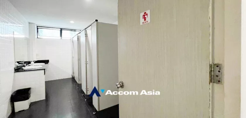  1  Office Space For Rent in Sukhumvit ,Bangkok BTS Phra khanong at S69 Office and Warehouse Space AA33295