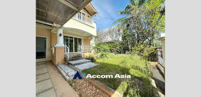  3 Bedrooms  House For Rent & Sale in Pattanakarn, Bangkok  near BTS Bang Chak (AA33303)
