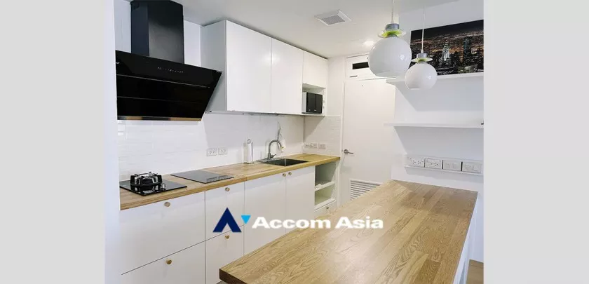  2 Bedrooms  Condominium For Rent in Sukhumvit, Bangkok  near BTS Thong Lo (AA33307)