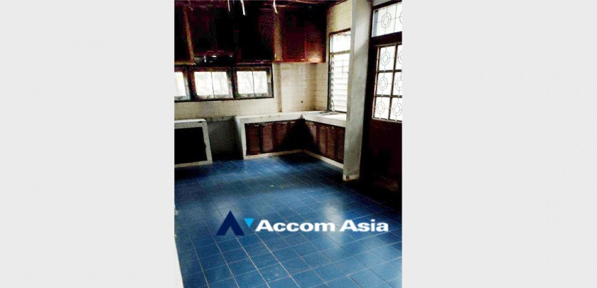 4  3 br House For Rent in Sukhumvit ,Bangkok BTS Ekkamai AA33310