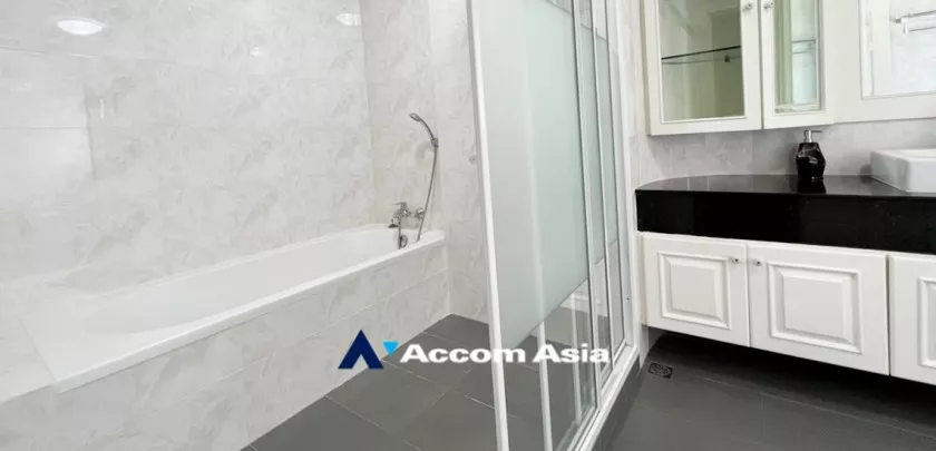 12  3 br Apartment For Rent in Sukhumvit ,Bangkok BTS Thong Lo at Superbly Balanced Combination AA33312