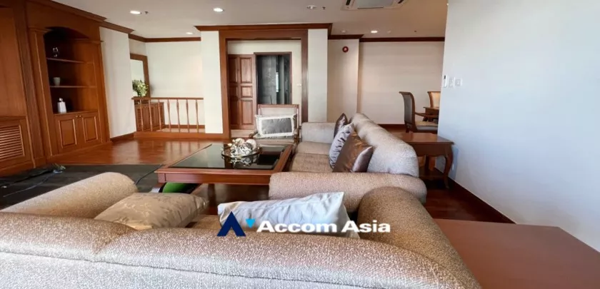 Pet friendly |  3 Bedrooms  Apartment For Rent in Sukhumvit, Bangkok  near BTS Asok - MRT Sukhumvit (AA33318)