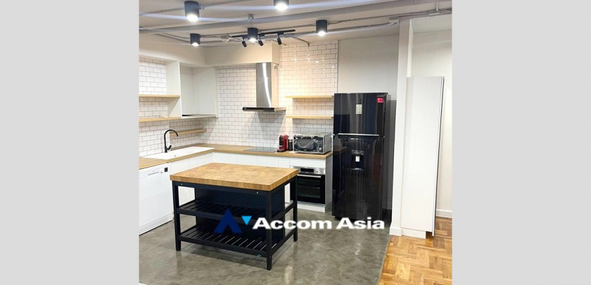  2 Bedrooms  Condominium For Rent & Sale in Sukhumvit, Bangkok  near BTS Phrom Phong (AA33320)