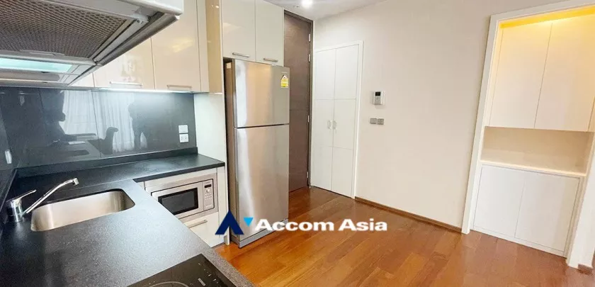  1 Bedroom  Condominium For Sale in Sukhumvit, Bangkok  near BTS Thong Lo (AA33324)