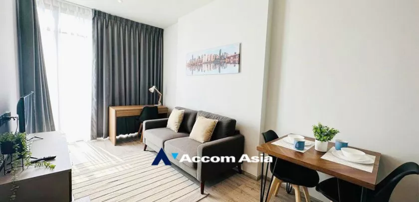  1 Bedroom  Condominium For Rent in Sukhumvit, Bangkok  near BTS Ekkamai (AA33360)