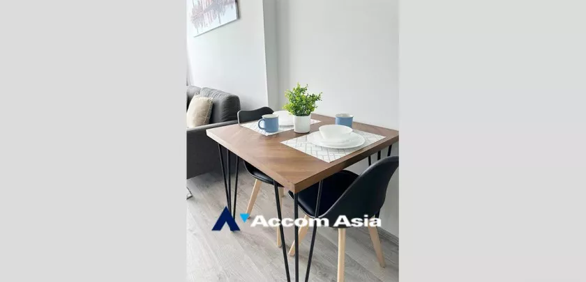  1 Bedroom  Condominium For Rent in Sukhumvit, Bangkok  near BTS Ekkamai (AA33360)