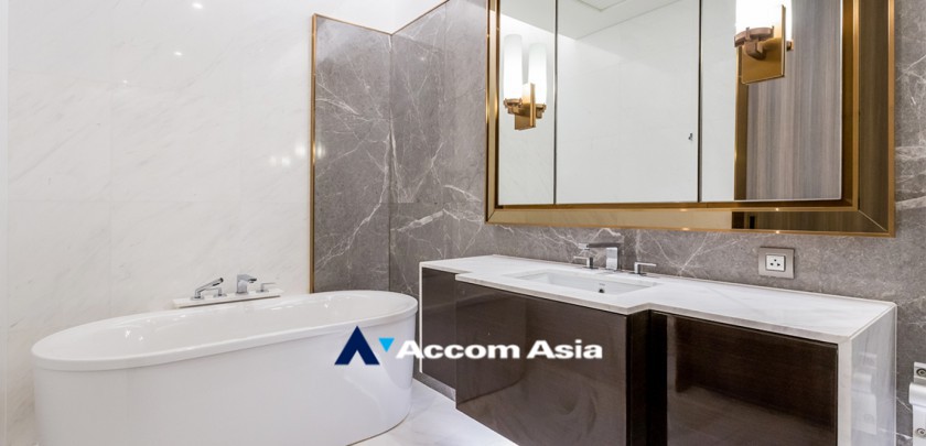 13  1 br Condominium for rent and sale in Ploenchit ,Bangkok BTS Ploenchit at Sindhorn Tonson AA33372