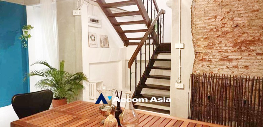  1  2 br House For Rent in New Phetchaburi ,Bangkok BTS Chitlom AA33388