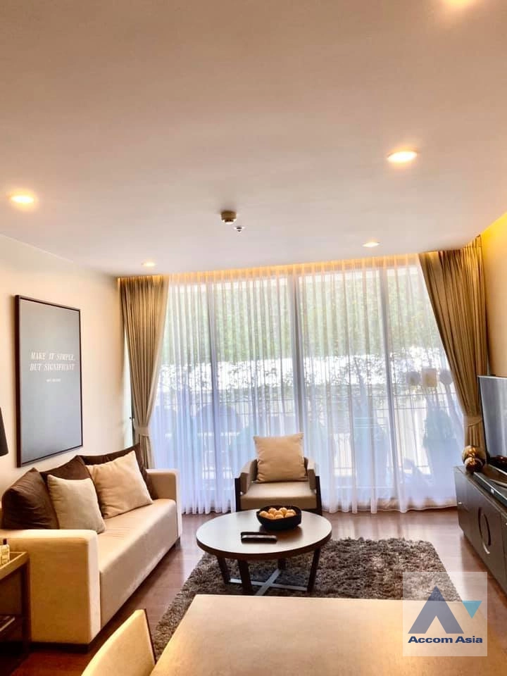 Corner Unit |  2 Bedrooms  Condominium For Rent & Sale in Sathorn, Bangkok  near BTS Chong Nonsi (AA33392)