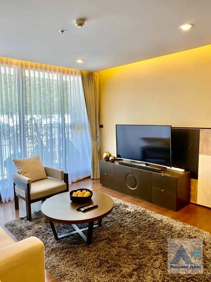 Corner Unit |  2 Bedrooms  Condominium For Rent & Sale in Sathorn, Bangkok  near BTS Chong Nonsi (AA33392)