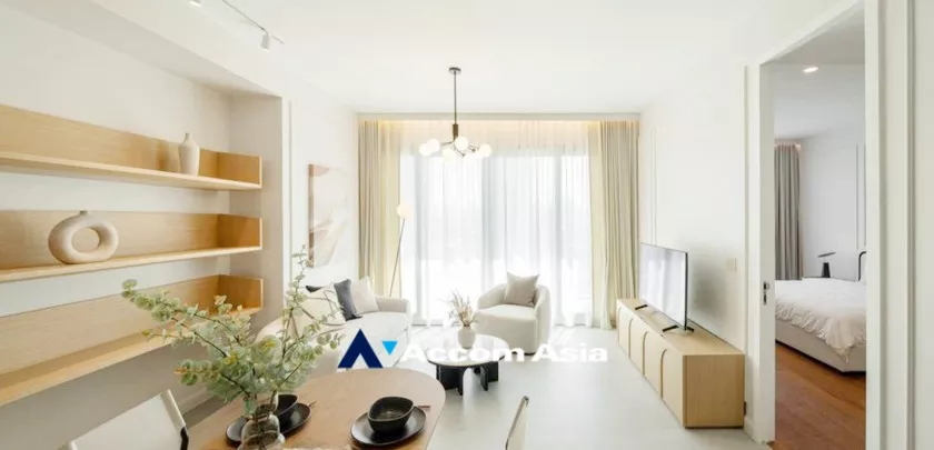  1 Bedroom  Condominium For Rent in Ploenchit, Bangkok  near BTS Ratchadamri (AA33423)