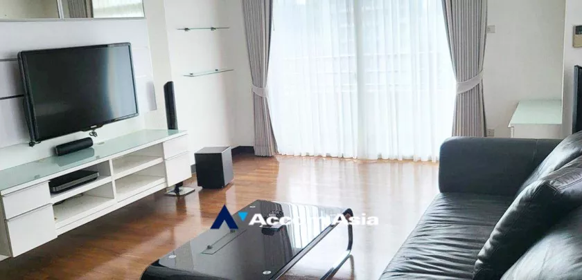 Pet friendly |  3 Bedrooms  Condominium For Rent in Ploenchit, Bangkok  near BTS Chitlom (AA33466)