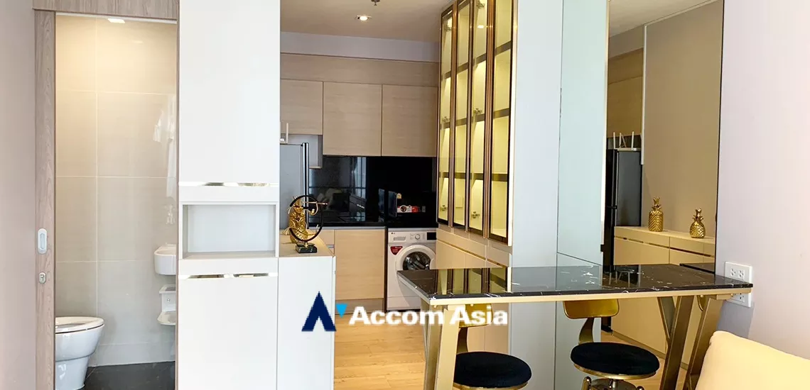  1 Bedroom  Condominium For Sale in Sukhumvit, Bangkok  near BTS Phrom Phong (AA33471)