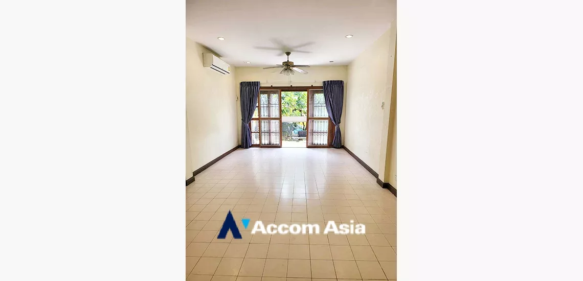  1  3 br House For Rent in Sukhumvit ,Bangkok BTS Bang Chak AA33496