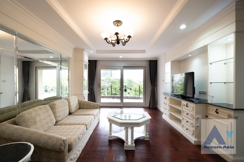Pet friendly |  3 Bedrooms  Condominium For Rent in Sukhumvit, Bangkok  near BTS Phrom Phong (AA33515)